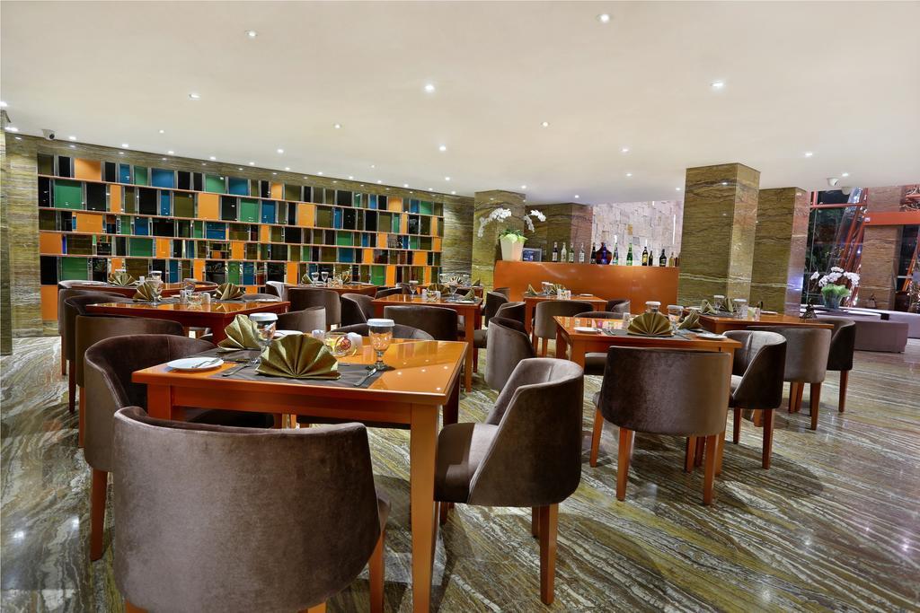 Mega Boutique Hotel Kuta Lombok Kültér fotó